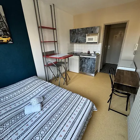 Centre 6 Apartment